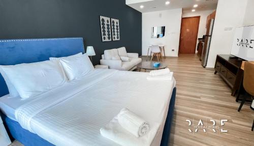 Dubai Production City Apartamento | Rare Holiday Homes - Crescent Tower - IMPZ - Dubai Production City - R704