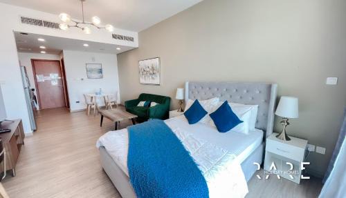 Dubai Production City Apartamento | Rare Holiday Homes - Lake View - Near Me'aisem City Centre - The Crescent Tower A - Dubai Production City - R910