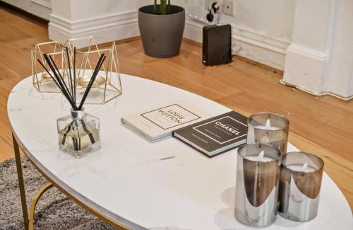 Brompton & Hans Town Apartamento | Rare Knightsbridge Gem by Dena Elite Collection