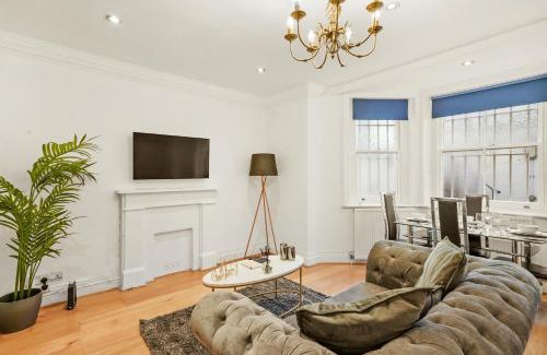 Brompton & Hans Town Apartamento | Rare Knightsbridge Gem by Dena Elite Collection
