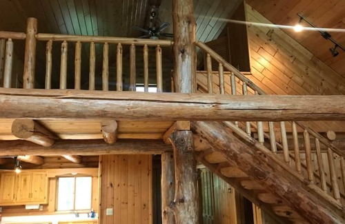 Breezy Point Cabina | Rare Opportunity to Enjoy Lady Slipper Point (This Cabin Sleeps 10)