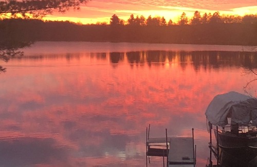Breezy Point Cabina | Rare Opportunity to Enjoy Lady Slipper Point (This Cabin Sleeps 10)