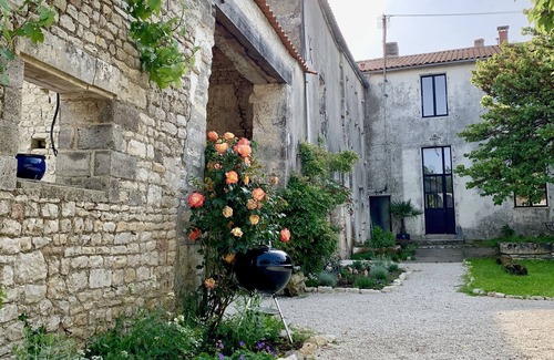Saint-Medard-d'Aunis Casa | Rare pearl, farmhouse in La Rochelle 8-11 pers