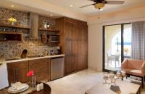 Los Cangrejos II y ÌII Condominio | Rare Penthouse at Grand Solmar Rancho San Lucas Available for Thanksgiving Week!