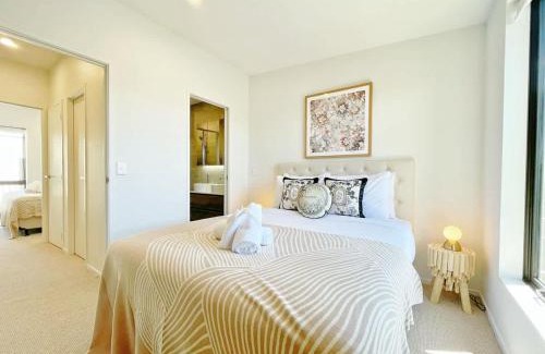 Grey Lynn Casa | Rare Retreat Stylish 2BR Townhouse vs AC & Parking