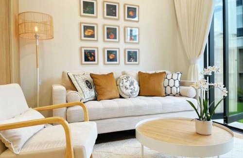 Grey Lynn Casa | Rare Retreat Stylish 2BR Townhouse vs AC & Parking