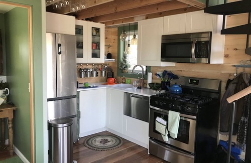 Baptistown Casa | Rare Tiny House: retiro de escritor perfecto en el condado de Bucks, PA