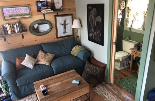 Baptistown Casa | Rare Tiny House: retiro de escritor perfecto en el condado de Bucks, PA