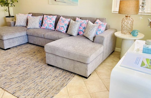 Tarpon River Casa | Rare Tropical Oasis With Mini-Golf Near Las Olas Blvd.