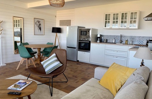 Saint-Michel-en-Greve Apartamento | RARE : Waterfront garden cocoon