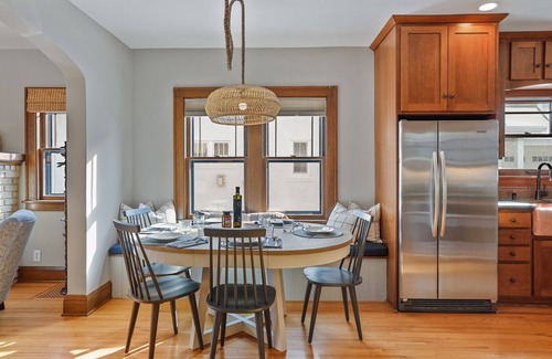 Wayzata Casa | Rarely Available - Downtown Wayzata Home