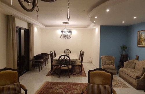 Hamra Apartamento | Ras Beirut 3 BR Apartment.