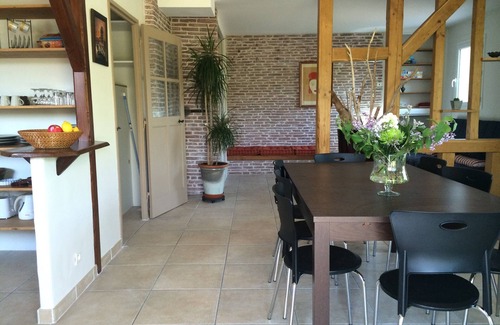 Aubignan Villa | Tiene 4 estrellas amuebladas casa con jardín y piscina.