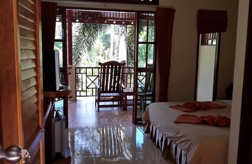 Chaweng City Center Complejo | Rattana Guesthouse & Bungalow