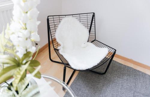 Straubing Apartamento | raum life - Urbanes Refugium mit Parkplatz