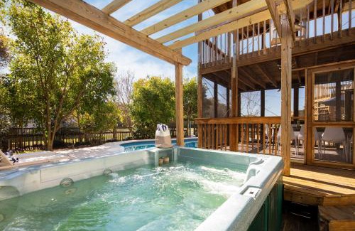 Sullivan's Island Casa | Raven by AvantStay Entertainers Dream w Pool Hot Tub Game Room 9 BRs
