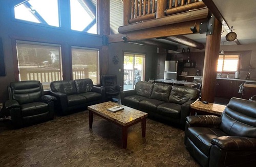 Valemount Casa | Raven Cabin - Cuatro Habitaciones Casa, Capacidad 10