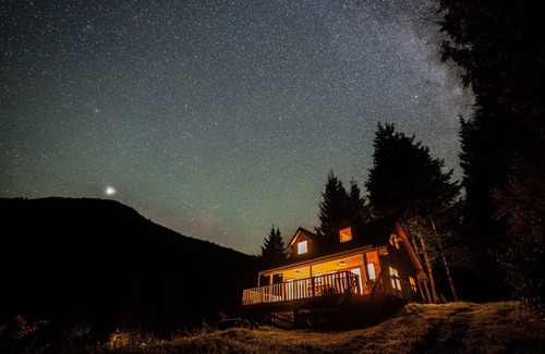 East Thurlow Island Casa | Raven Cottage en Shoal Bay Inn. Con simpáticos lugareños, un paraíso de jardín
