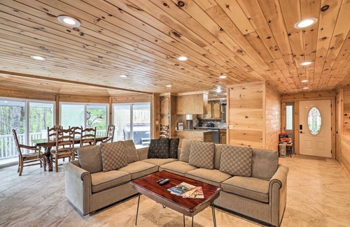 Zirconia Cabina | Raven Rock - 31 Acres, HOT TUB, Stream, fire Pit, Private, High Speed Internet
