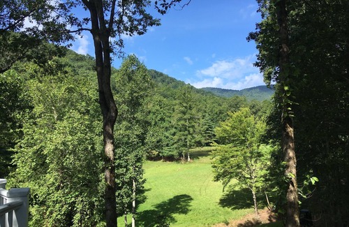 Zirconia Cabina | Raven Rock - 31 Acres, HOT TUB, Stream, fire Pit, Private, High Speed Internet