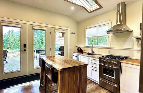 Balfour Chalet De Esquí | RAVEN’S NEST *Tiny Luxury Mountain Chalet* Spectacular Indoor & Outdoor living!