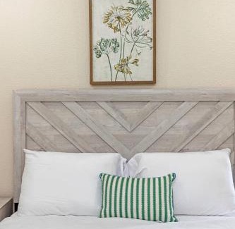 Albany Casa | Ravenna Pond Retreat