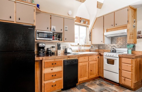 West Yellowstone Casa | Ravens Heart Cabin