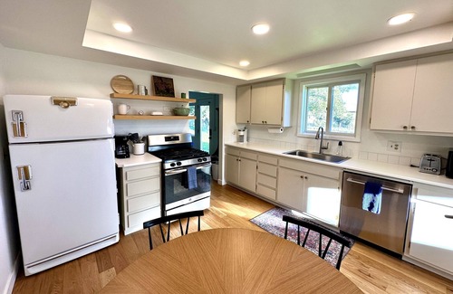 Teasdale Otro | Ravens Roost: Family Farmhouse Near Capitol Reef