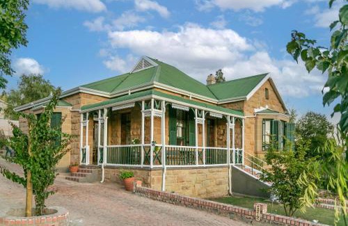 Oudtshoorn Casa | Ravenscliff Self Catering