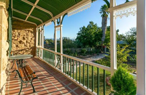 Oudtshoorn Casa | Ravenscliff Self Catering