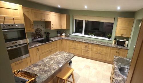 Maidstone Casa | Ravenshaw House Parking Maidstone 4 Bed Garden