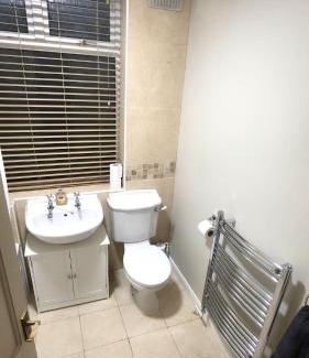 Maidstone Casa | Ravenshaw House Parking Maidstone 4 Bed Garden