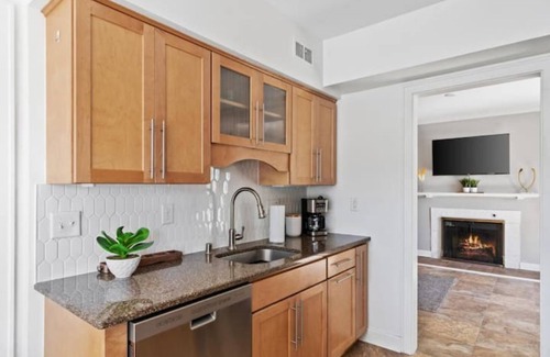 Wauwatosa Casa | Ravenswood Retreat
