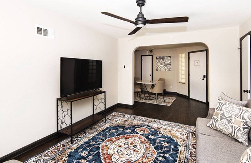 St. Louis Hills Apartamento | Ravishing 1 Bedroom Apartment with Street Parking