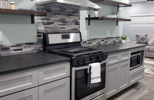 Scottsbluff Casa | Ravishing 2 bedroom 1 bath Hot Tub BBQ and Fire Pit