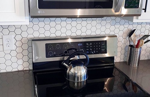 Dunean Condominio | Ravishing Condo 1.5 miles from Downtown Greenville - Cleaning Rate Included