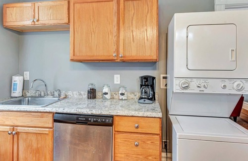 Benton Park Condominio | Ravishing Second Floor Unit in STL (2E)