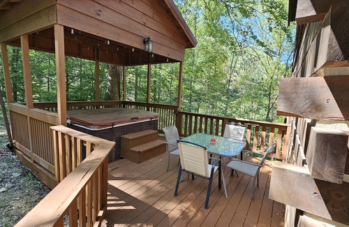 Slade Cabina | Ray's Dream in Red River Gorge with Hot Tub