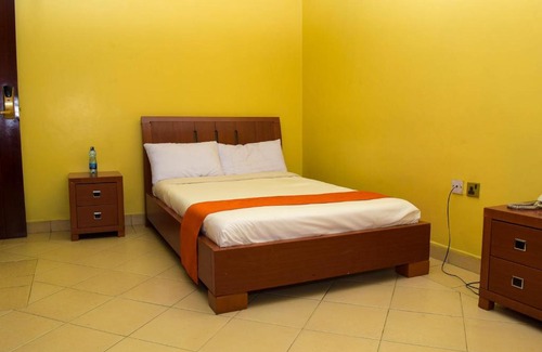 Central Business District Cama Y Desayuno | Raya Hotel