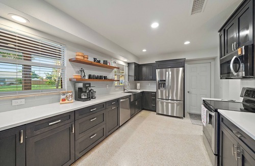 Sarasota Casa | Raya House | Private Heated Pool + Outdoor Shower