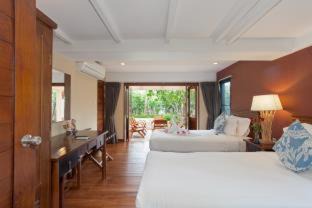 Cha-am Complejo | Raya Resort Beach front - The Most Green Resort in Cha-am