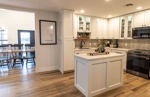 Fredericksburg Casa | Raymond Ranch- Sleeps 14