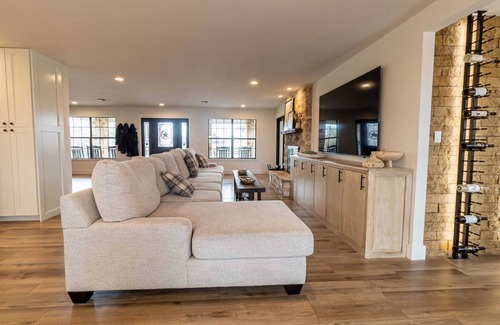 Fredericksburg Casa | Raymond Ranch- Sleeps 14