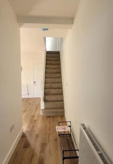 Treforest Apartamento | Raymond Views