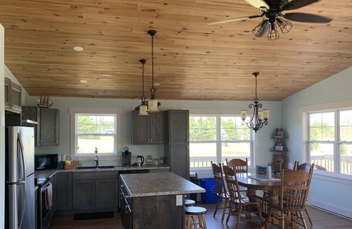Found Mills Cabaña | Rayner's Riverview Cottage - ¡Compartir un pedazo de nuestra isla contigo!
