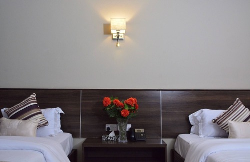 Nairobi West Hotel | Razana Hotel