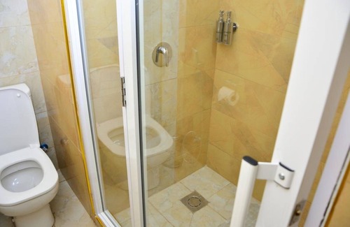 Nairobi West Hotel | Razana Hotel