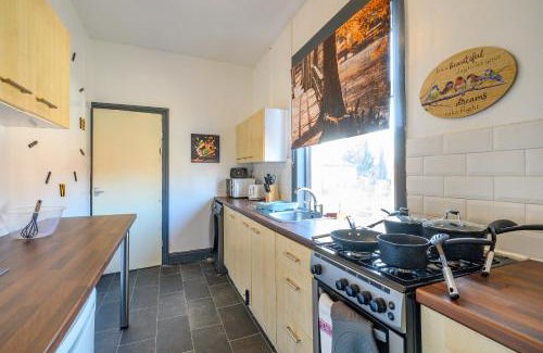 Churwell Casa | -RB27A- For your relaxed & Cosy stay,Free Parking