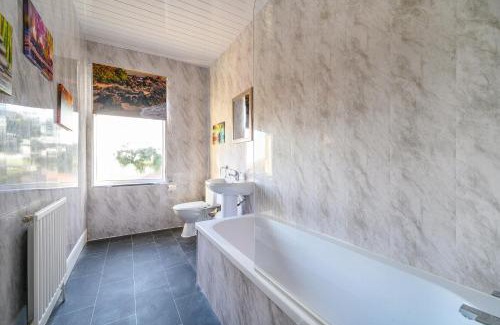 Churwell Casa | -RB27A- For your relaxed & Cosy stay,Free Parking