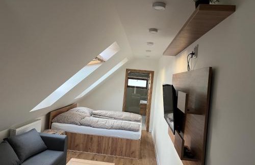 Hnusta Casa | Reštaurácia Koliba